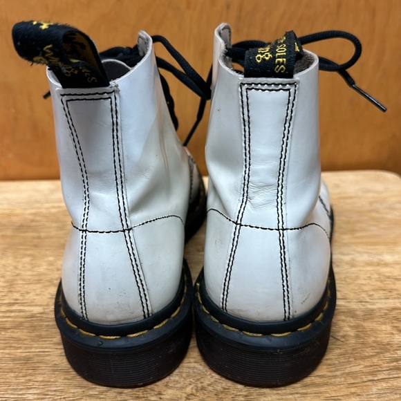 Dr Martens men’s size 8 ladies size 9 worn but in great condition - Picture 11 of 16